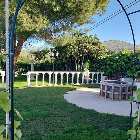 Casa Lachesi Caccamo エクステリア 写真