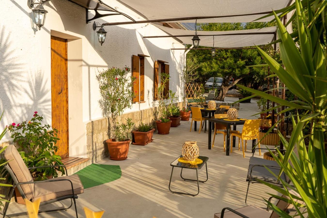 Casa Lachesi Caccamo エクステリア 写真