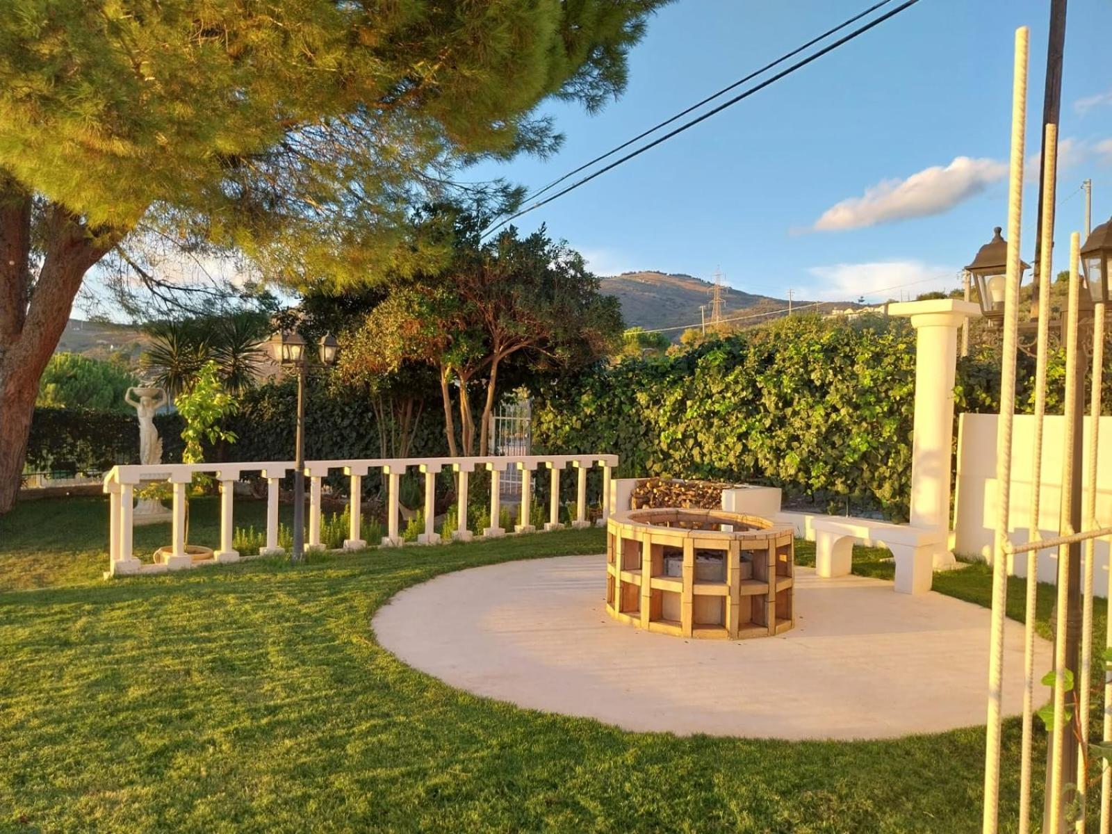 Casa Lachesi Caccamo エクステリア 写真