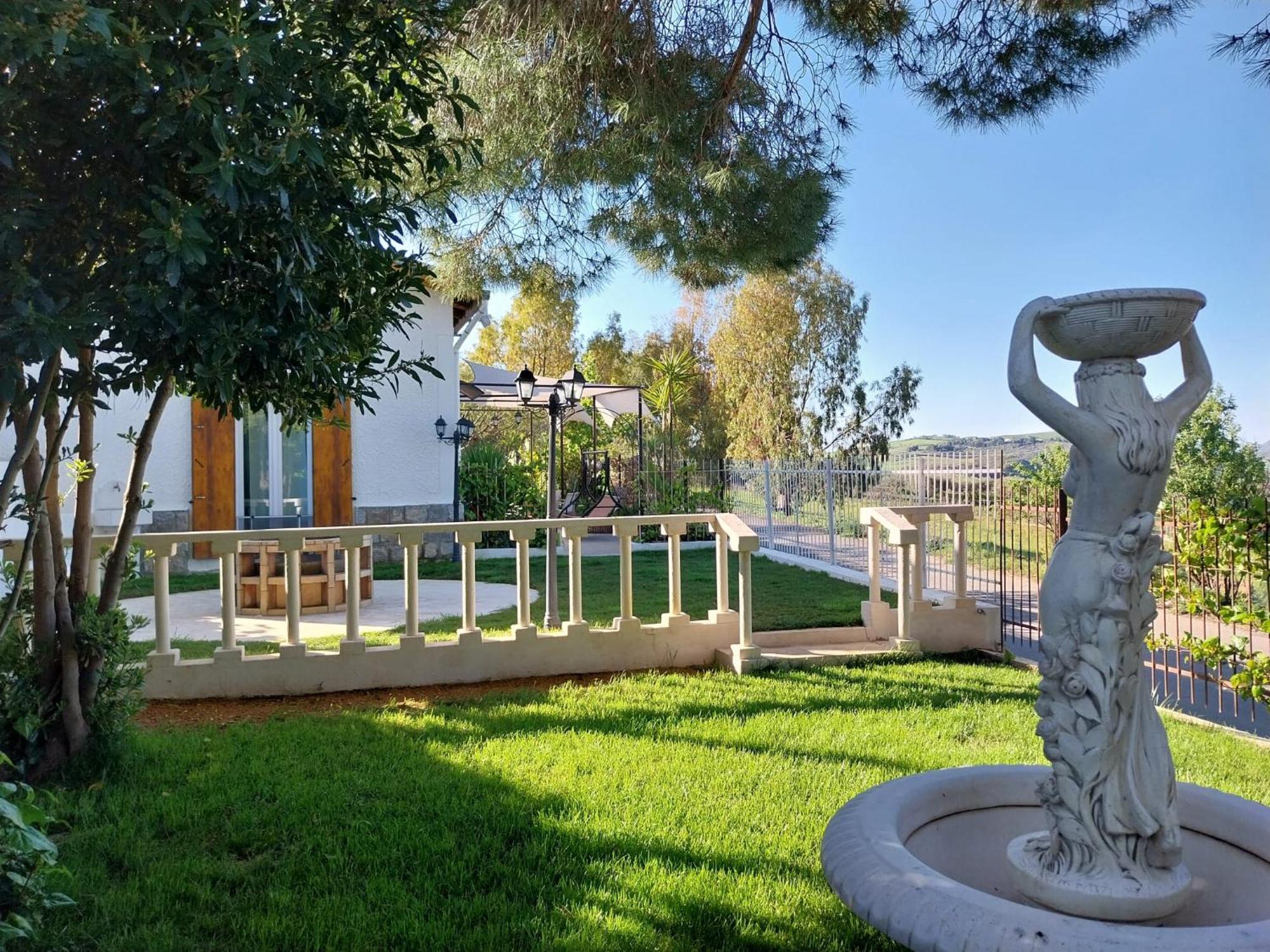 Casa Lachesi Caccamo エクステリア 写真